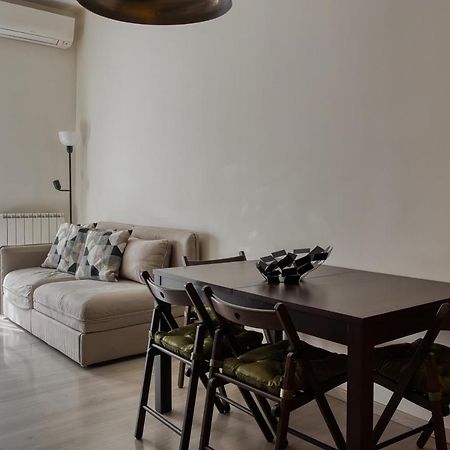 Joivy Vibrant 2Bed Apt With Balcony Milánó Kültér fotó