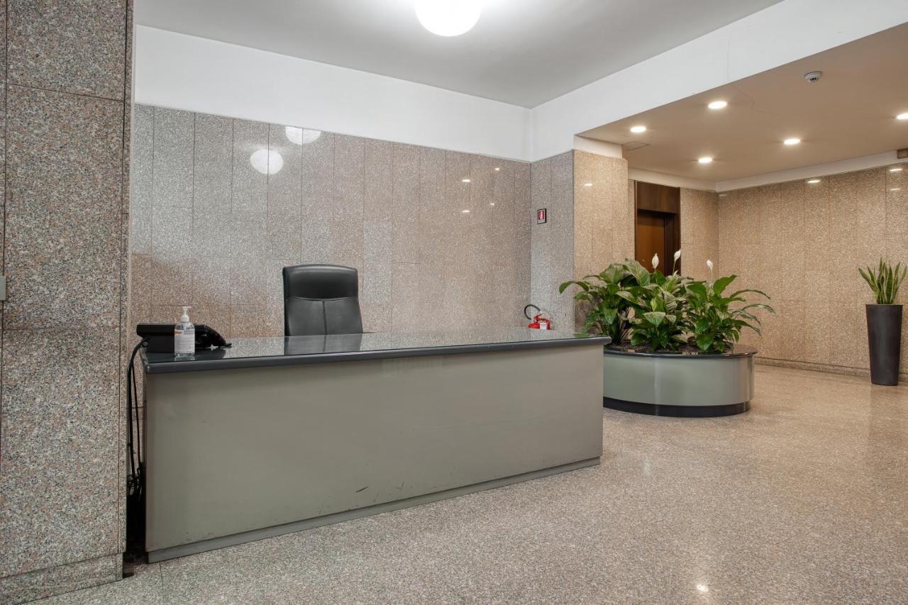 Joivy Vibrant 2Bed Apt With Balcony Milánó Kültér fotó