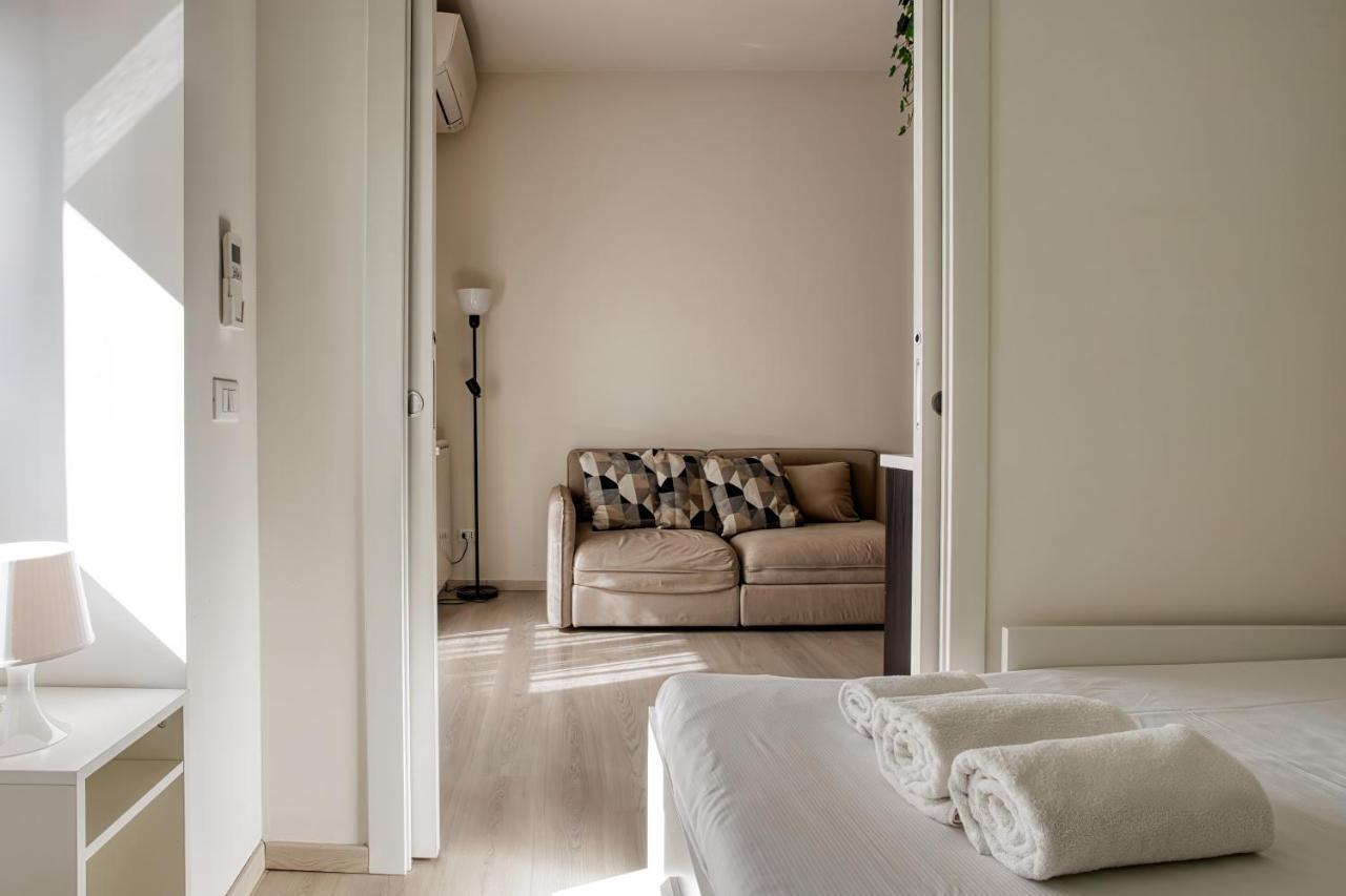 Joivy Vibrant 2Bed Apt With Balcony Milánó Kültér fotó
